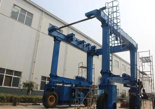 游艇吊艇桿在搬運游艇時有哪些優(yōu)勢和局限性？