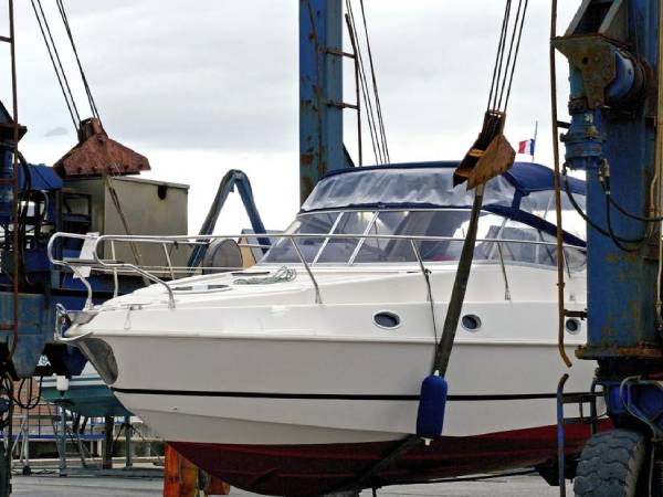 游艇吊的吊裝設(shè)備：游艇吊裝需要哪些設(shè)備和工具？